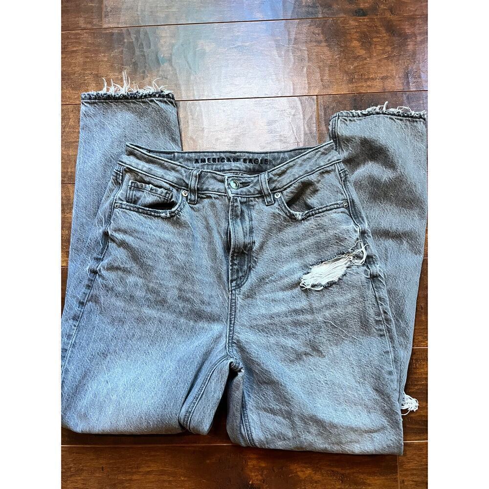 American Eagle Gray Distressed Mom Jean Womens Sz 4